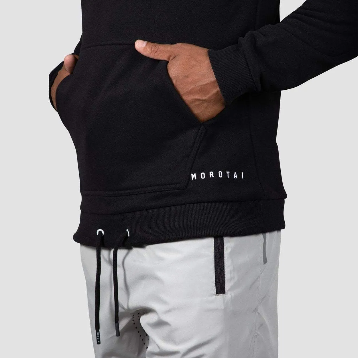 Felpa nero scuro da uomo con cappuccio Kimo Hoodie con tasca a marsupio Morotai